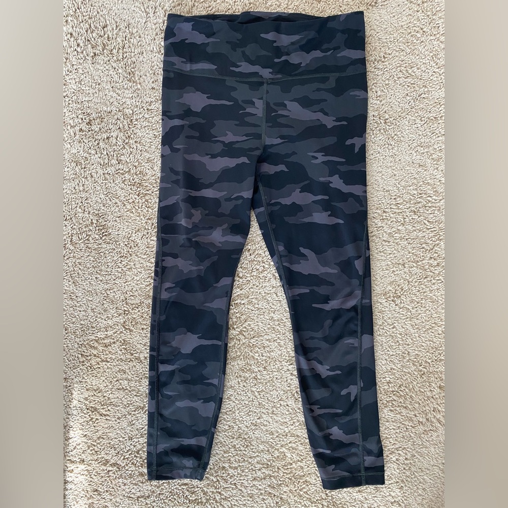 Athleta Ultimate Stash 7/8 Tight